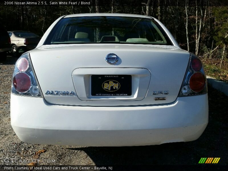 Satin White Pearl / Blond 2006 Nissan Altima 2.5 S