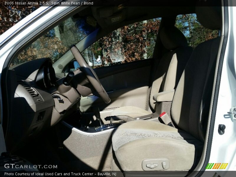 Satin White Pearl / Blond 2006 Nissan Altima 2.5 S