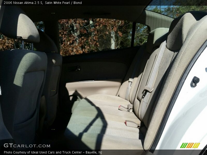 Satin White Pearl / Blond 2006 Nissan Altima 2.5 S