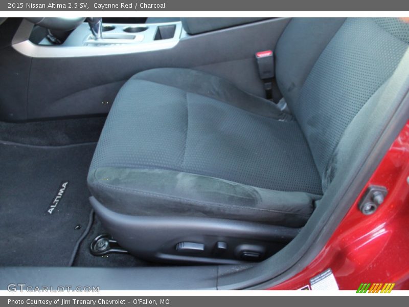 Cayenne Red / Charcoal 2015 Nissan Altima 2.5 SV