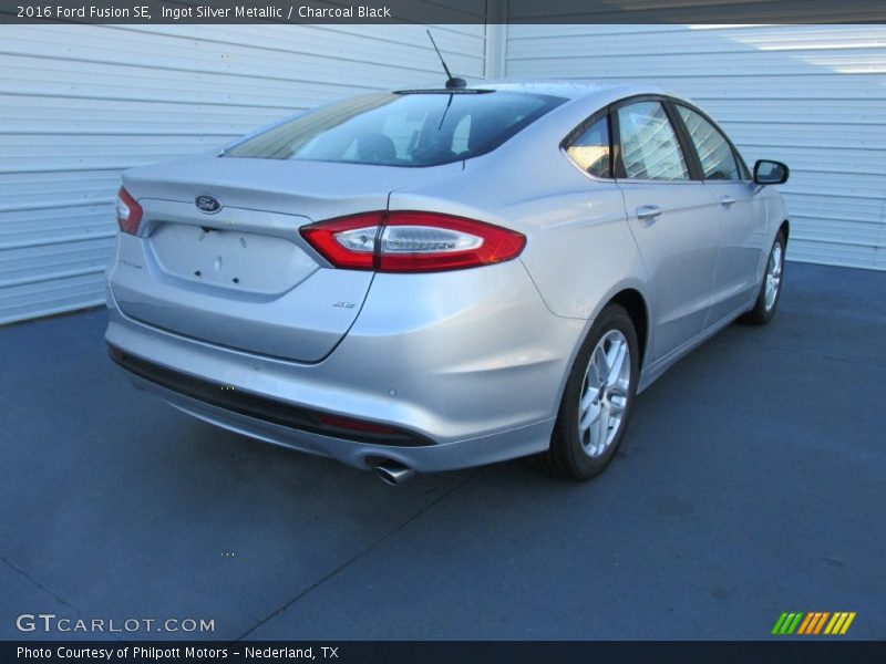 Ingot Silver Metallic / Charcoal Black 2016 Ford Fusion SE