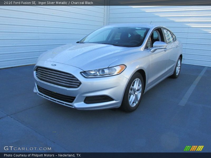 Ingot Silver Metallic / Charcoal Black 2016 Ford Fusion SE