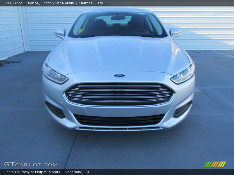 Ingot Silver Metallic / Charcoal Black 2016 Ford Fusion SE