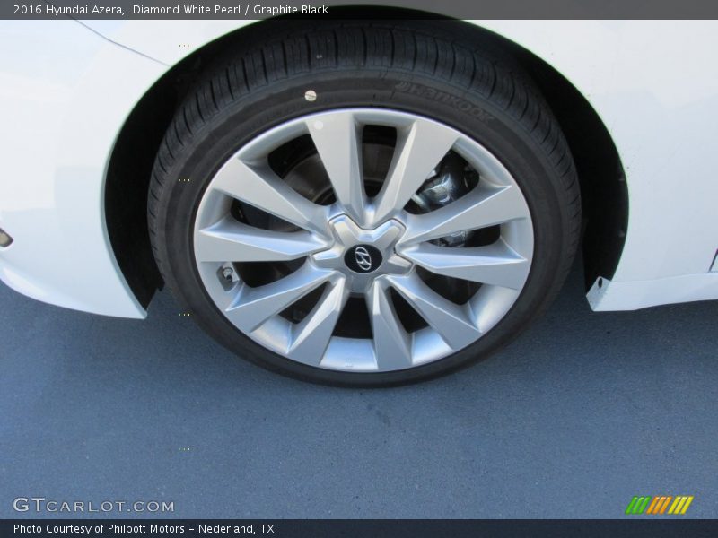 Diamond White Pearl / Graphite Black 2016 Hyundai Azera