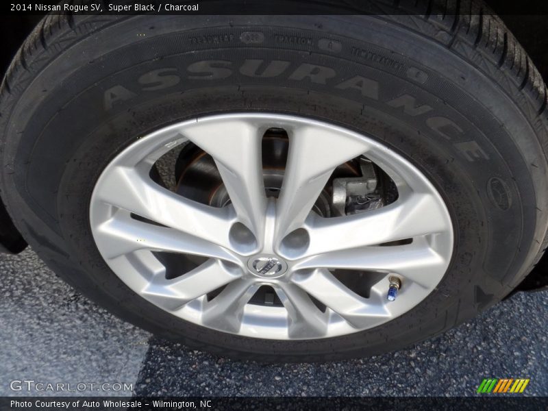 Super Black / Charcoal 2014 Nissan Rogue SV