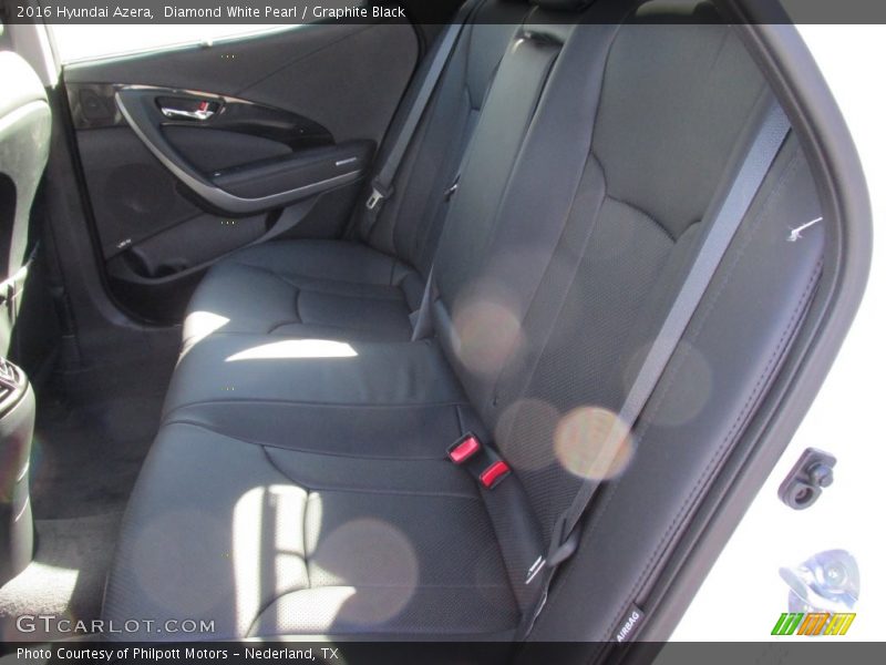Diamond White Pearl / Graphite Black 2016 Hyundai Azera