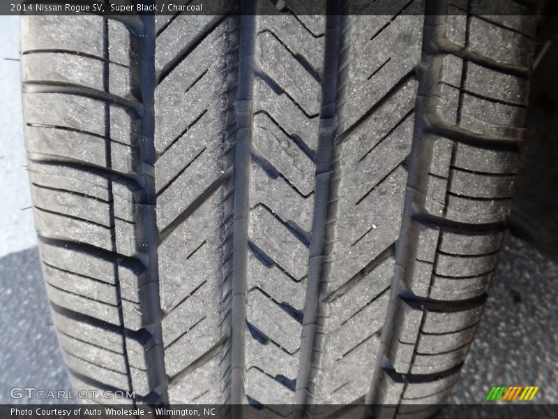 Super Black / Charcoal 2014 Nissan Rogue SV