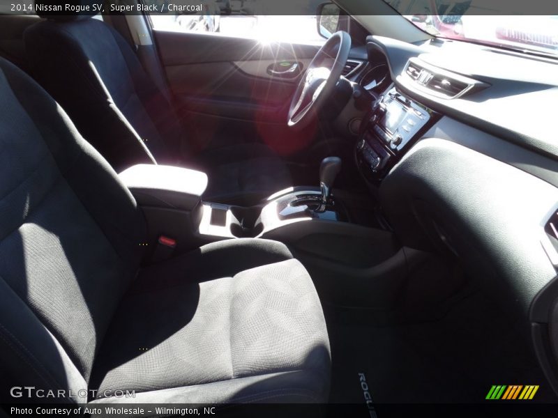 Super Black / Charcoal 2014 Nissan Rogue SV