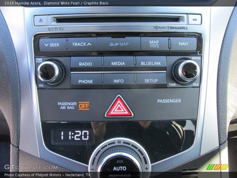 Diamond White Pearl / Graphite Black 2016 Hyundai Azera
