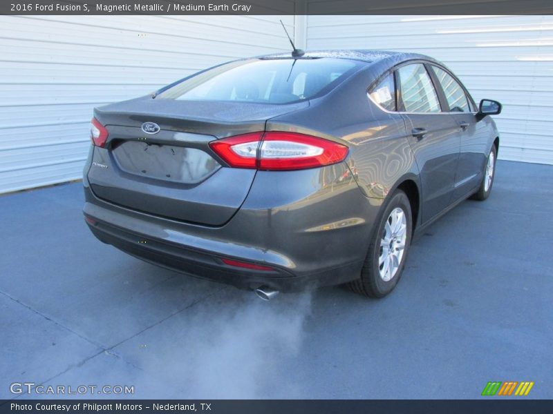 Magnetic Metallic / Medium Earth Gray 2016 Ford Fusion S