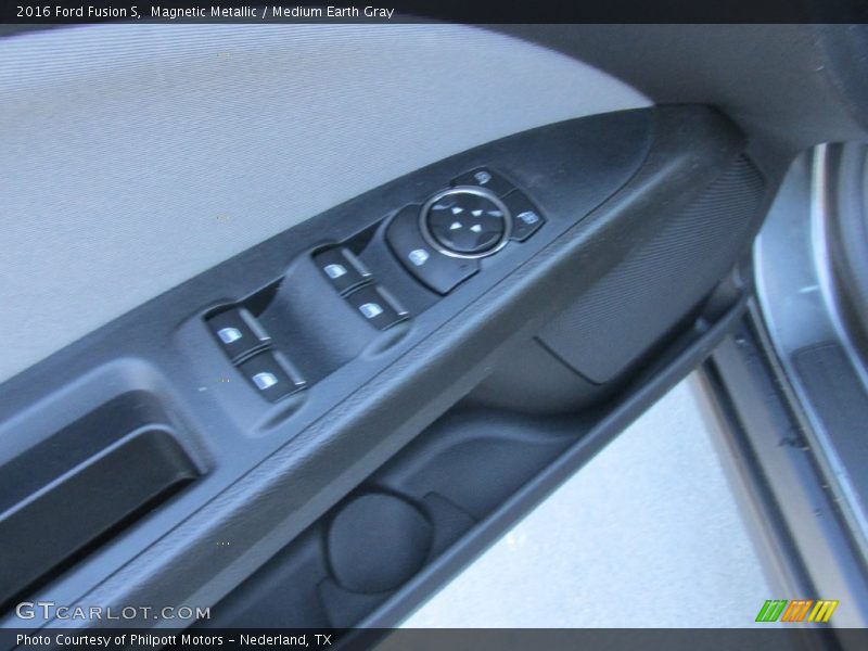 Magnetic Metallic / Medium Earth Gray 2016 Ford Fusion S