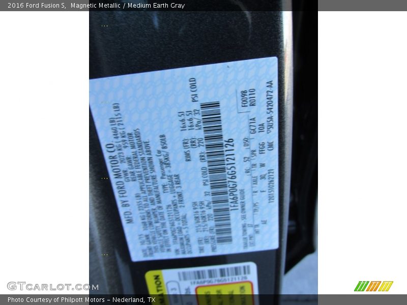 Magnetic Metallic / Medium Earth Gray 2016 Ford Fusion S