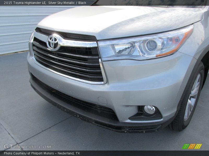 Silver Sky Metallic / Black 2015 Toyota Highlander LE