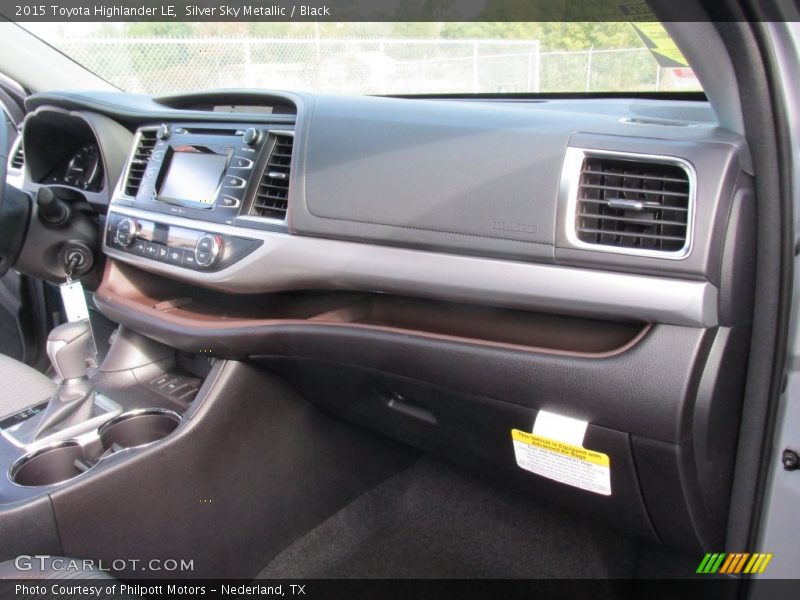 Silver Sky Metallic / Black 2015 Toyota Highlander LE
