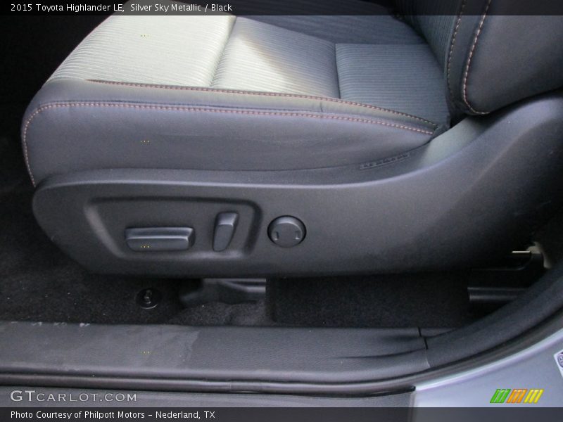 Silver Sky Metallic / Black 2015 Toyota Highlander LE
