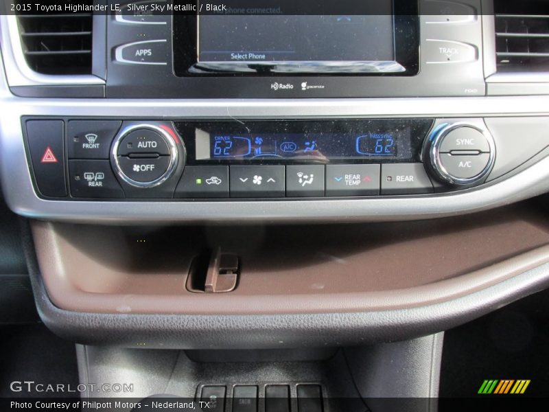 Silver Sky Metallic / Black 2015 Toyota Highlander LE