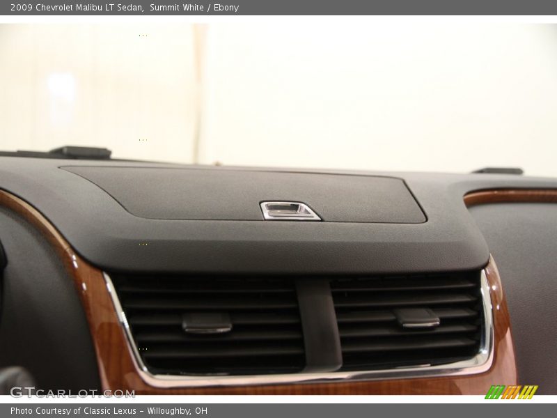 Summit White / Ebony 2009 Chevrolet Malibu LT Sedan