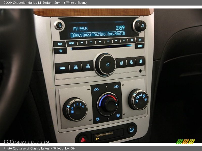 Summit White / Ebony 2009 Chevrolet Malibu LT Sedan