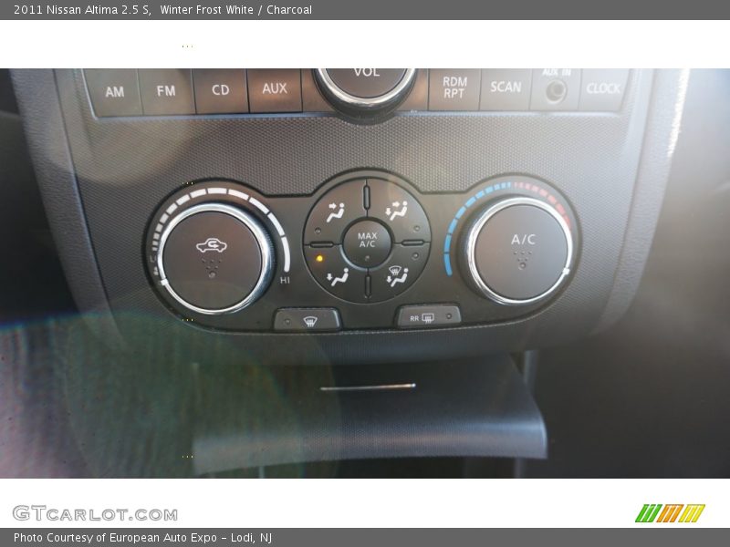 Winter Frost White / Charcoal 2011 Nissan Altima 2.5 S
