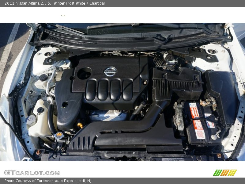 Winter Frost White / Charcoal 2011 Nissan Altima 2.5 S