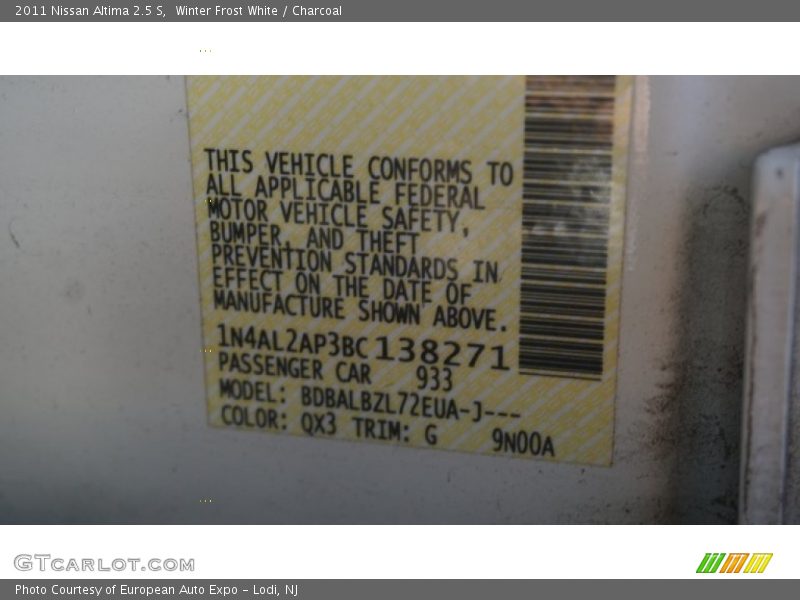Winter Frost White / Charcoal 2011 Nissan Altima 2.5 S