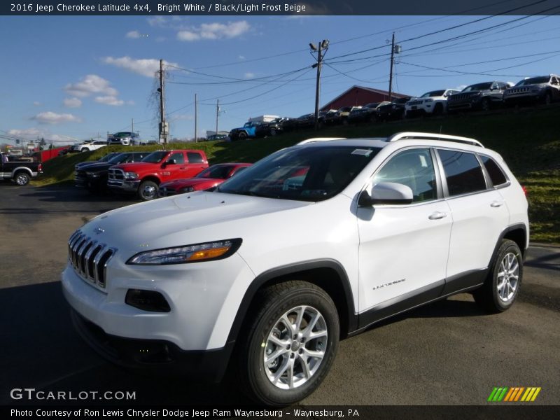 Bright White / Black/Light Frost Beige 2016 Jeep Cherokee Latitude 4x4