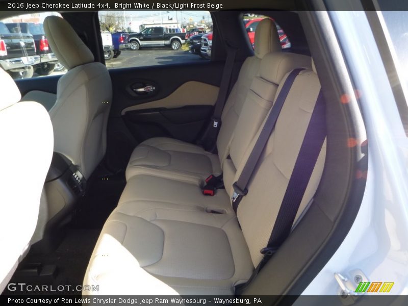 Bright White / Black/Light Frost Beige 2016 Jeep Cherokee Latitude 4x4