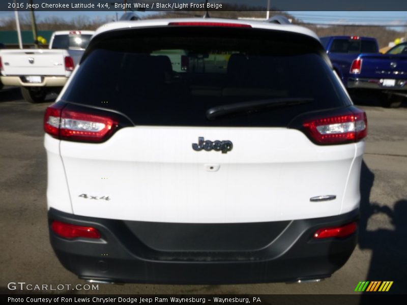 Bright White / Black/Light Frost Beige 2016 Jeep Cherokee Latitude 4x4