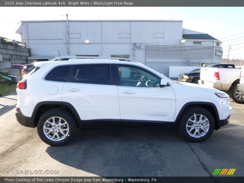 Bright White / Black/Light Frost Beige 2016 Jeep Cherokee Latitude 4x4