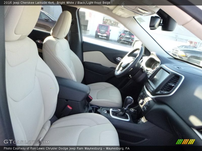 Bright White / Black/Light Frost Beige 2016 Jeep Cherokee Latitude 4x4