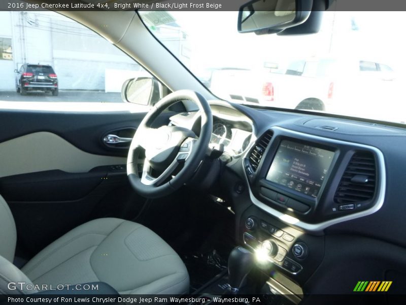 Bright White / Black/Light Frost Beige 2016 Jeep Cherokee Latitude 4x4