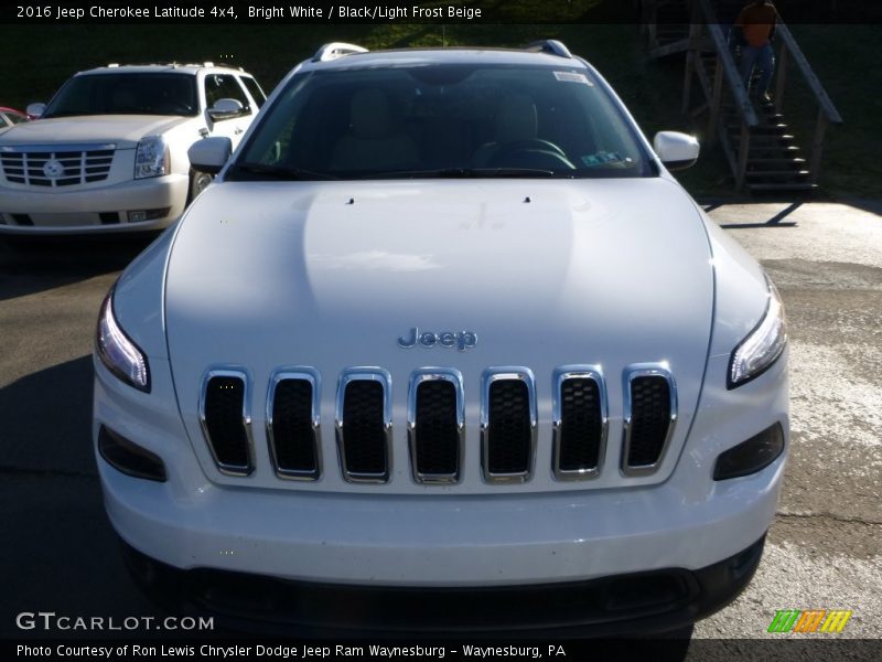 Bright White / Black/Light Frost Beige 2016 Jeep Cherokee Latitude 4x4