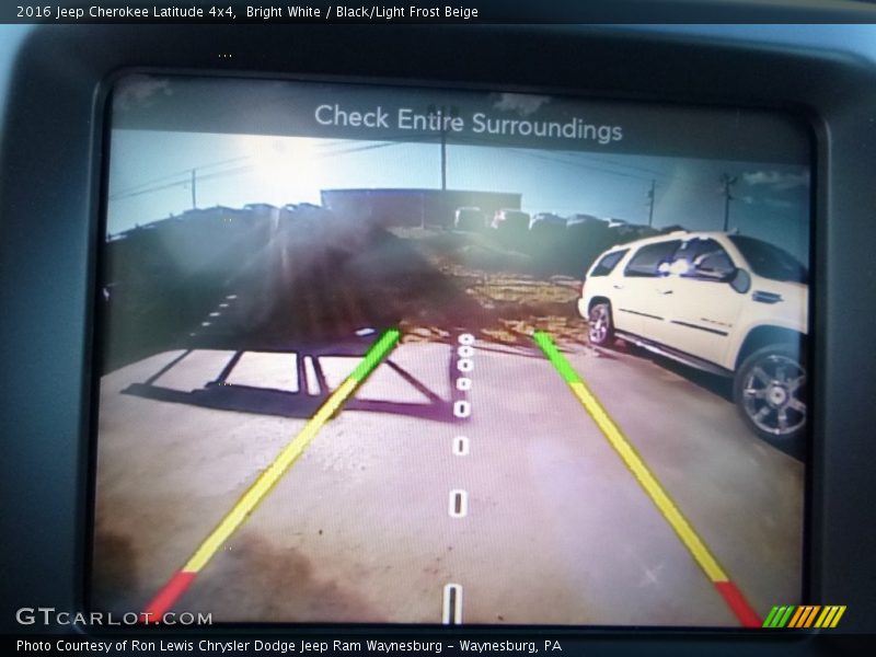 Bright White / Black/Light Frost Beige 2016 Jeep Cherokee Latitude 4x4