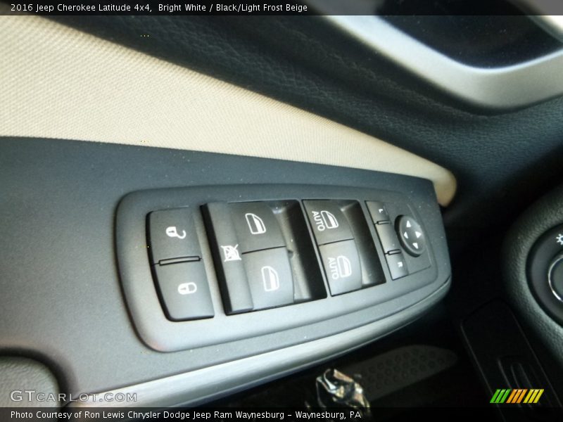 Bright White / Black/Light Frost Beige 2016 Jeep Cherokee Latitude 4x4