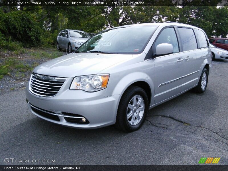 Front 3/4 View of 2012 Town & Country Touring