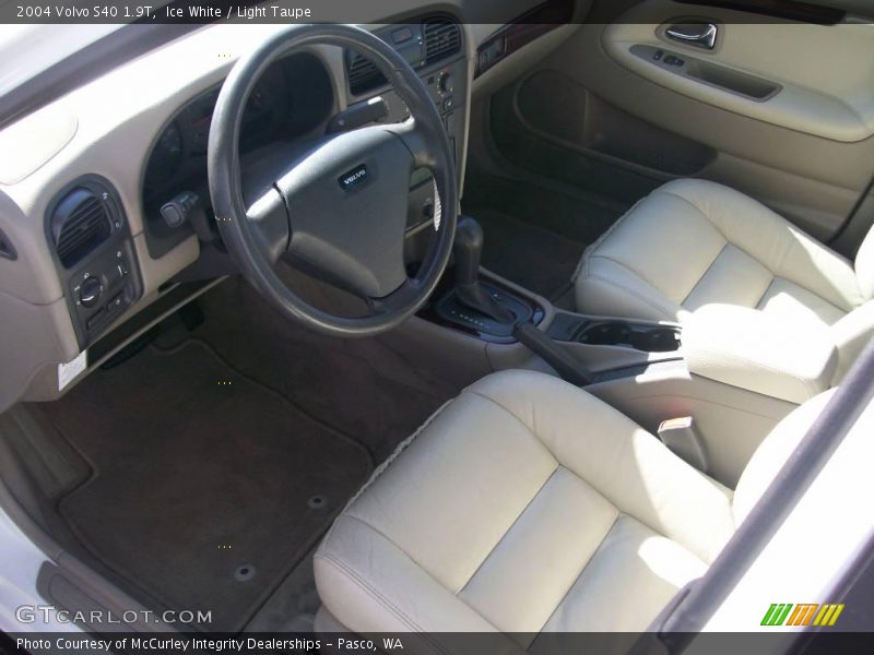 Ice White / Light Taupe 2004 Volvo S40 1.9T
