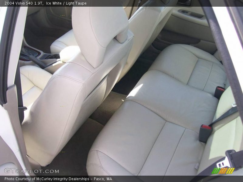 Ice White / Light Taupe 2004 Volvo S40 1.9T