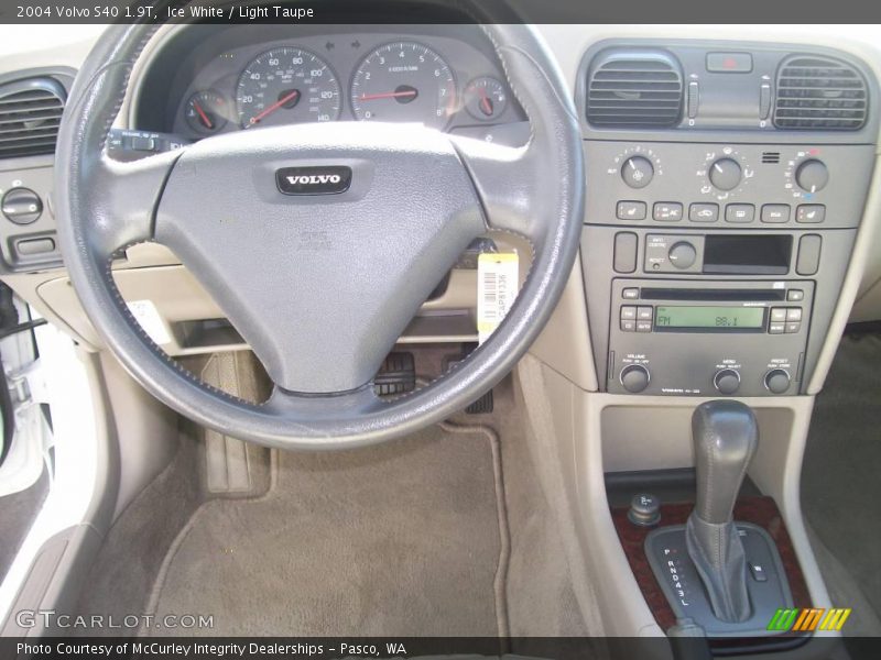 Ice White / Light Taupe 2004 Volvo S40 1.9T