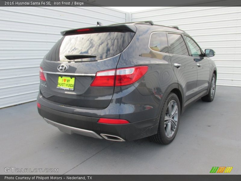 Iron Frost / Beige 2016 Hyundai Santa Fe SE