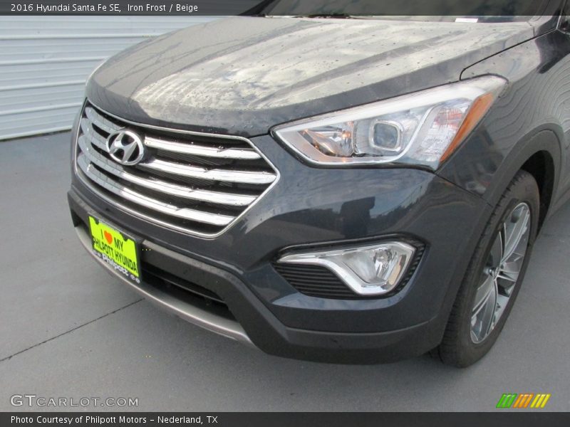 Iron Frost / Beige 2016 Hyundai Santa Fe SE