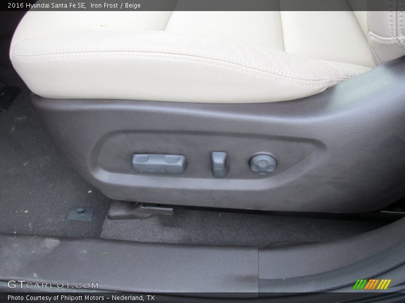 Iron Frost / Beige 2016 Hyundai Santa Fe SE