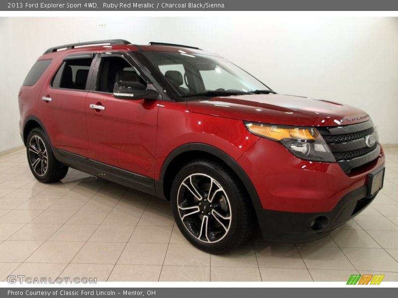 Front 3/4 View of 2013 Explorer Sport 4WD