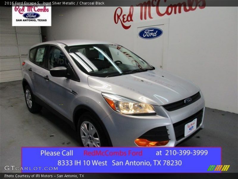 Ingot Silver Metallic / Charcoal Black 2016 Ford Escape S