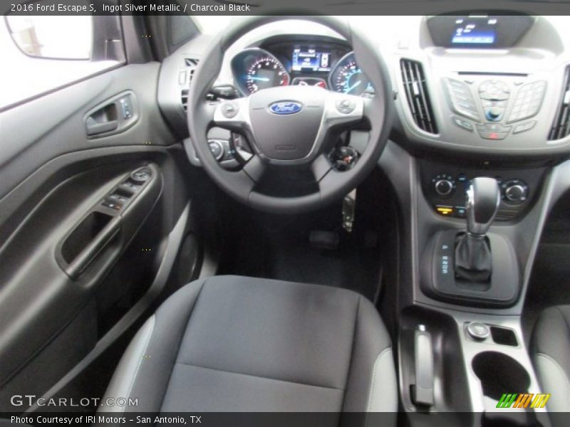 Ingot Silver Metallic / Charcoal Black 2016 Ford Escape S