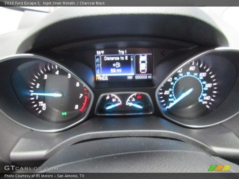 Ingot Silver Metallic / Charcoal Black 2016 Ford Escape S