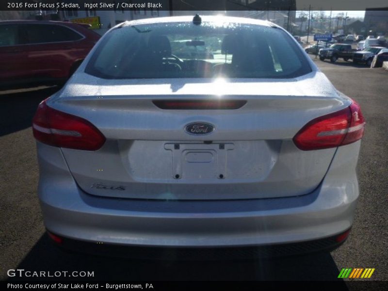 Ingot Silver / Charcoal Black 2016 Ford Focus S Sedan