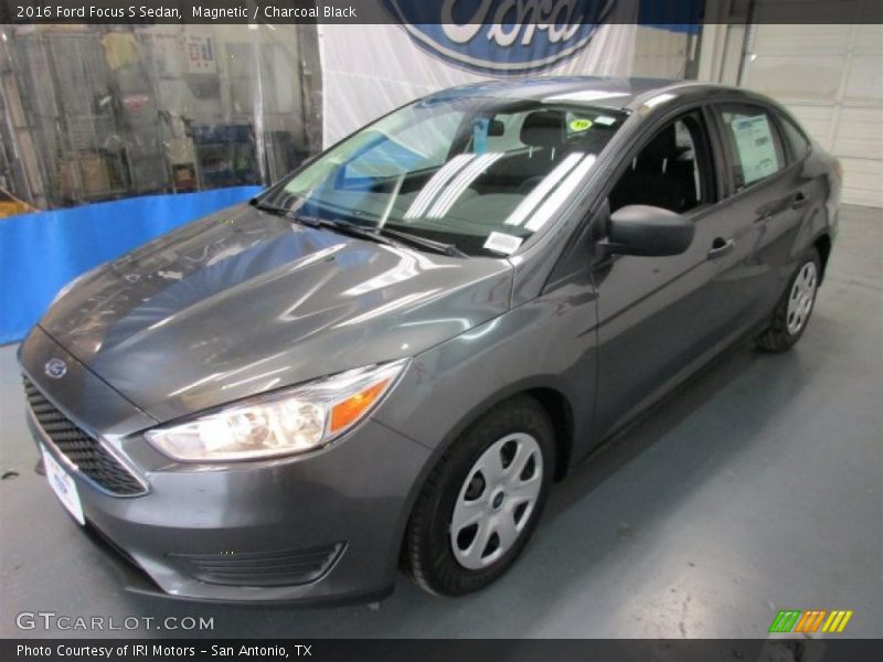 Magnetic / Charcoal Black 2016 Ford Focus S Sedan