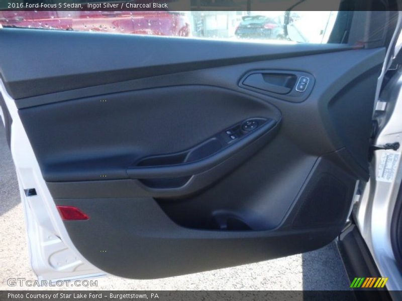 Ingot Silver / Charcoal Black 2016 Ford Focus S Sedan