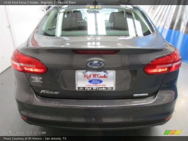 Magnetic / Charcoal Black 2016 Ford Focus S Sedan