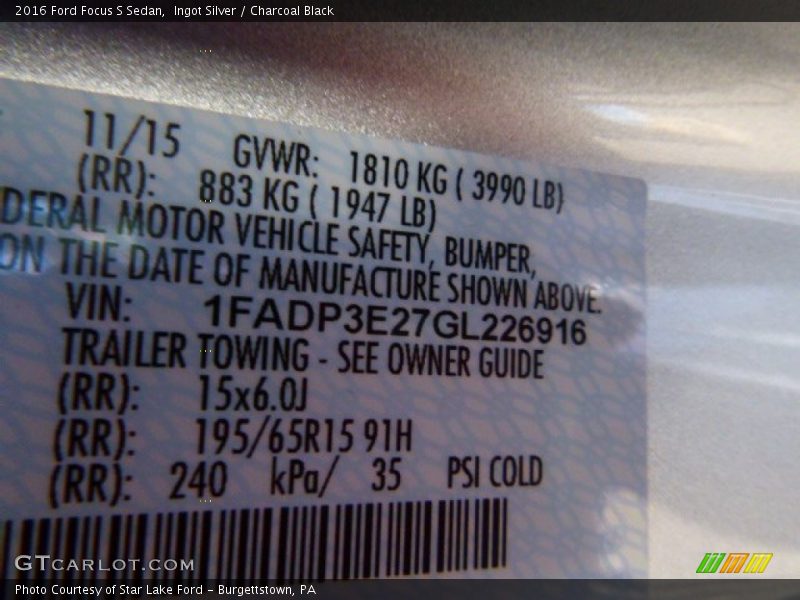 Ingot Silver / Charcoal Black 2016 Ford Focus S Sedan